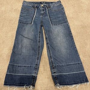 Seven7 Gaucho style Jeans. Size 8